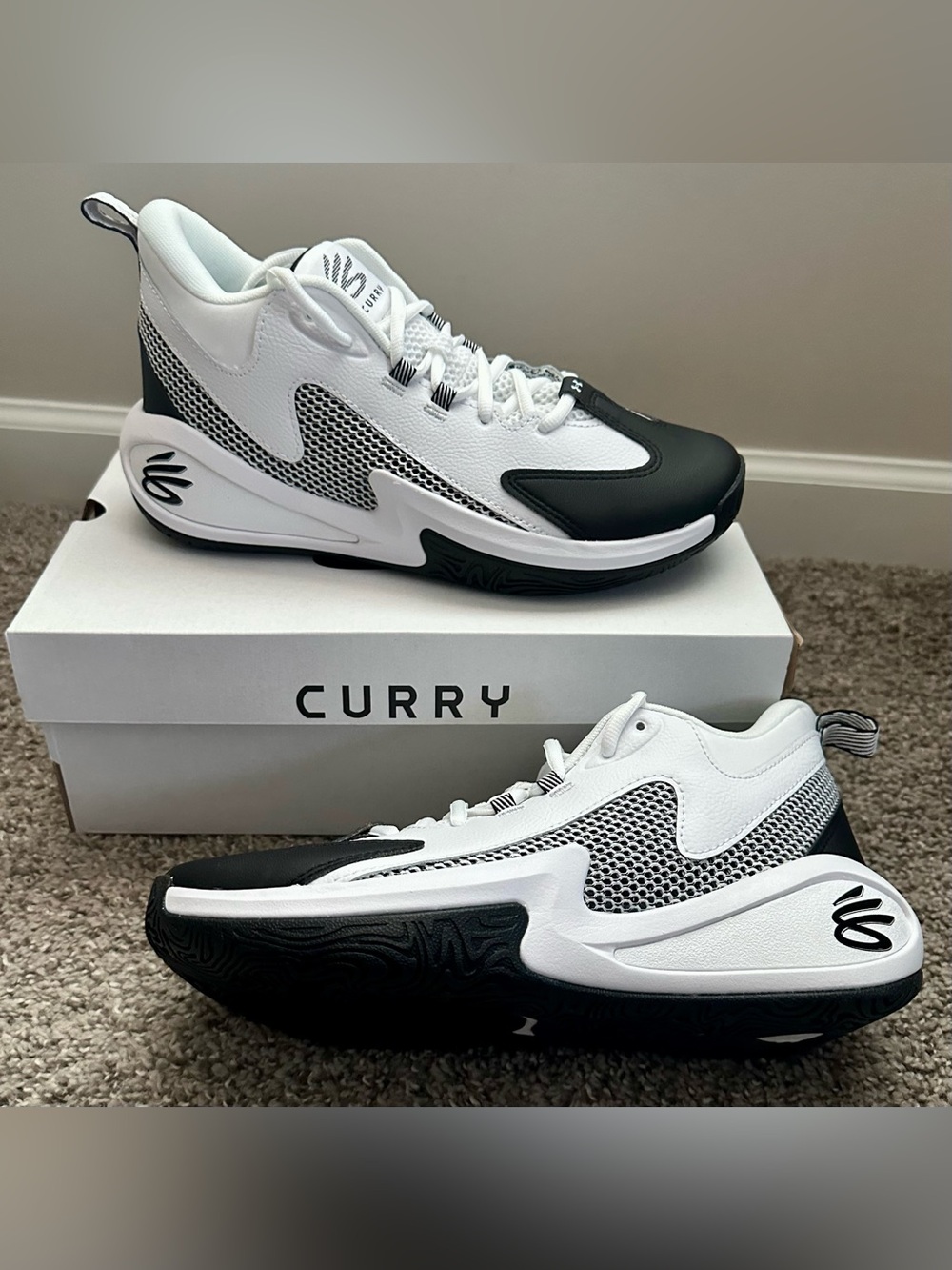 Under Armour Curry Low Basketball Shoes - White & Black